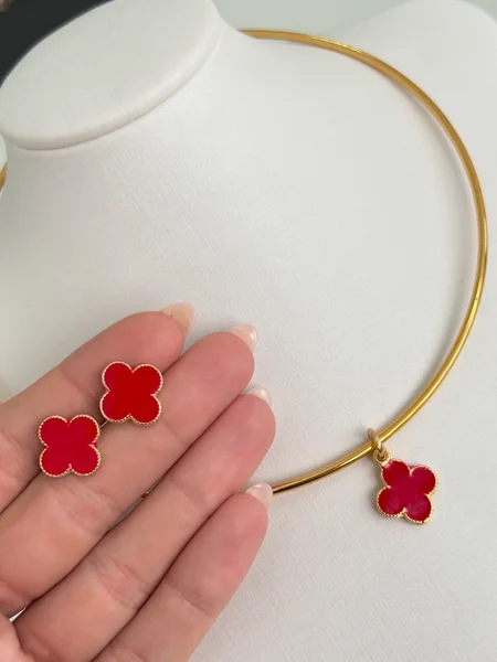 CONJUNTO GARGANTILHA TREVO- FOLHEADO