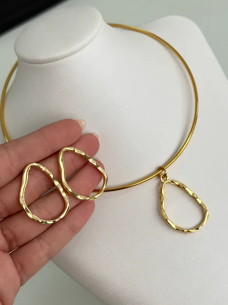 CONJUNTO GARGANTILHA GOTA - FOLHEADO