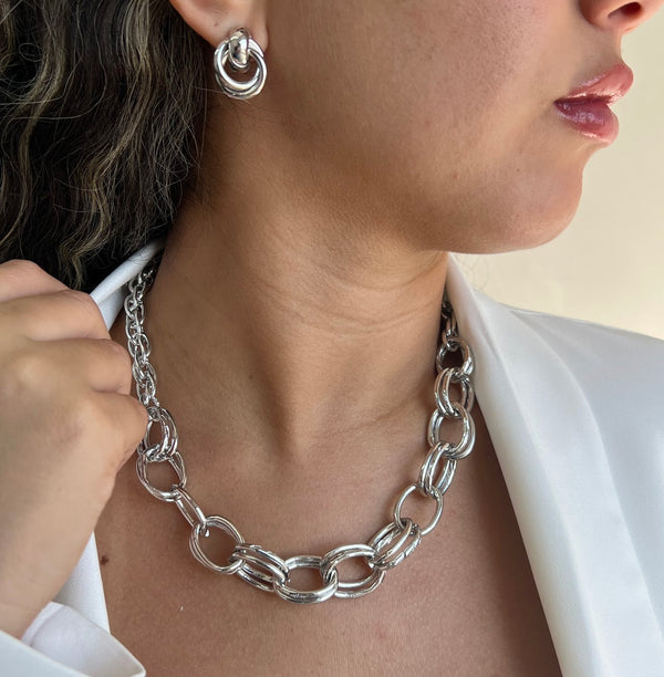 COLAR ELOS OVAIS- BIJU FINA