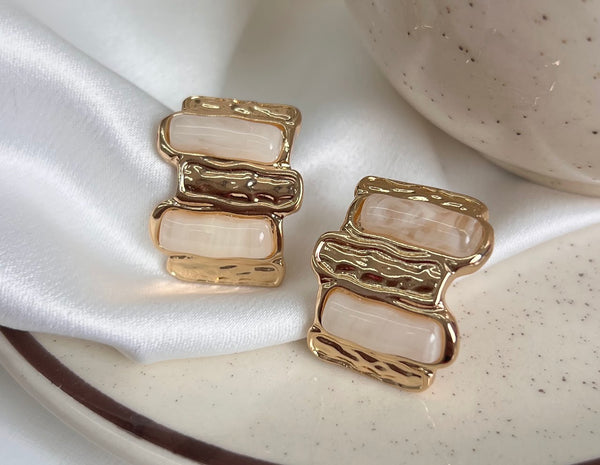 BRINCO ONDAS DOURADAS - BIJU FINA